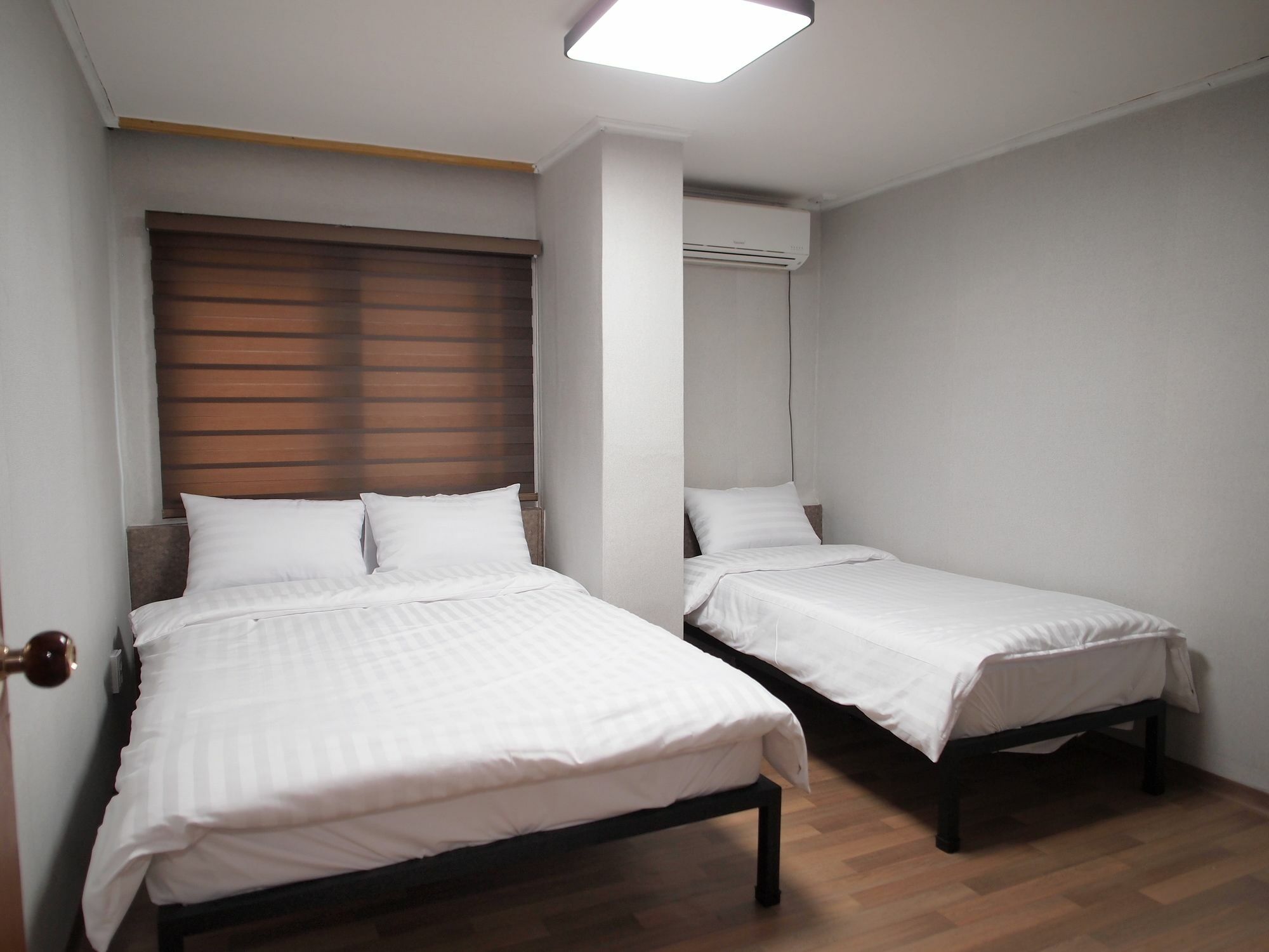 Hostel Gaon Sinchon Seoul Bagian luar foto
