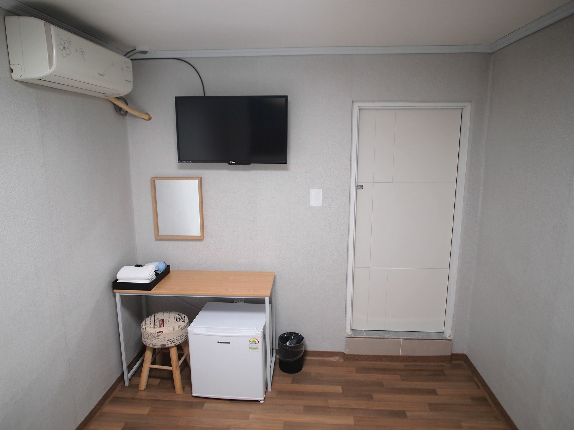 Hostel Gaon Sinchon Seoul Bagian luar foto
